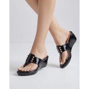 Taryn Rose 8.5 M Talisa Thong Sandal BlackPatent Leather Low Heel Flip Flops